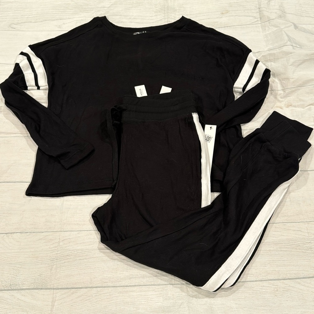 NWT aqua athletic by Bloomingdales XS black with white stripe knit set